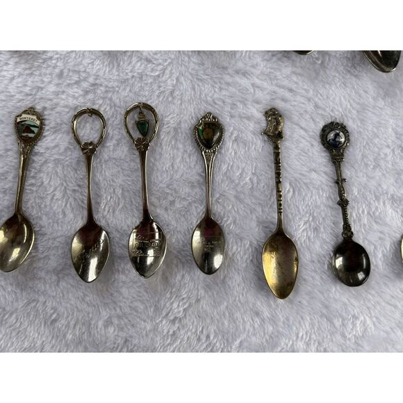 Vintage Souvenir Mini Collector Spoons Lot of 27, States, Landmarks, Countries - Picture 6 of 8